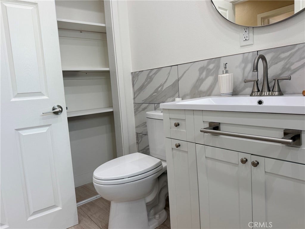 10971 Roscoe, Sun Valley, CA 91352