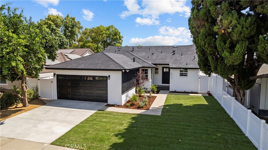Property photo for 6916 Bianca, Lake Balboa, CA