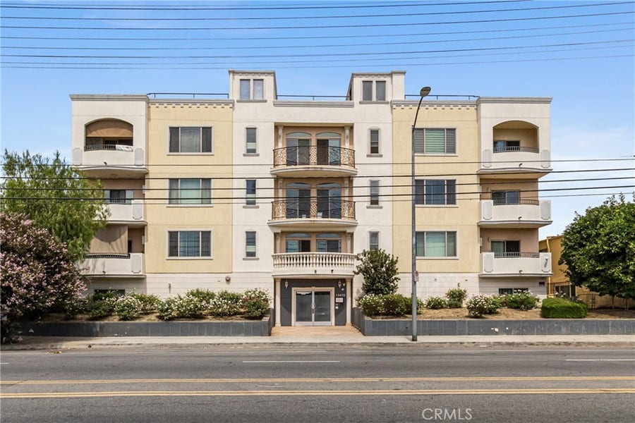 Property photo for 15435 Vanowen Street, #301, Van Nuys, CA