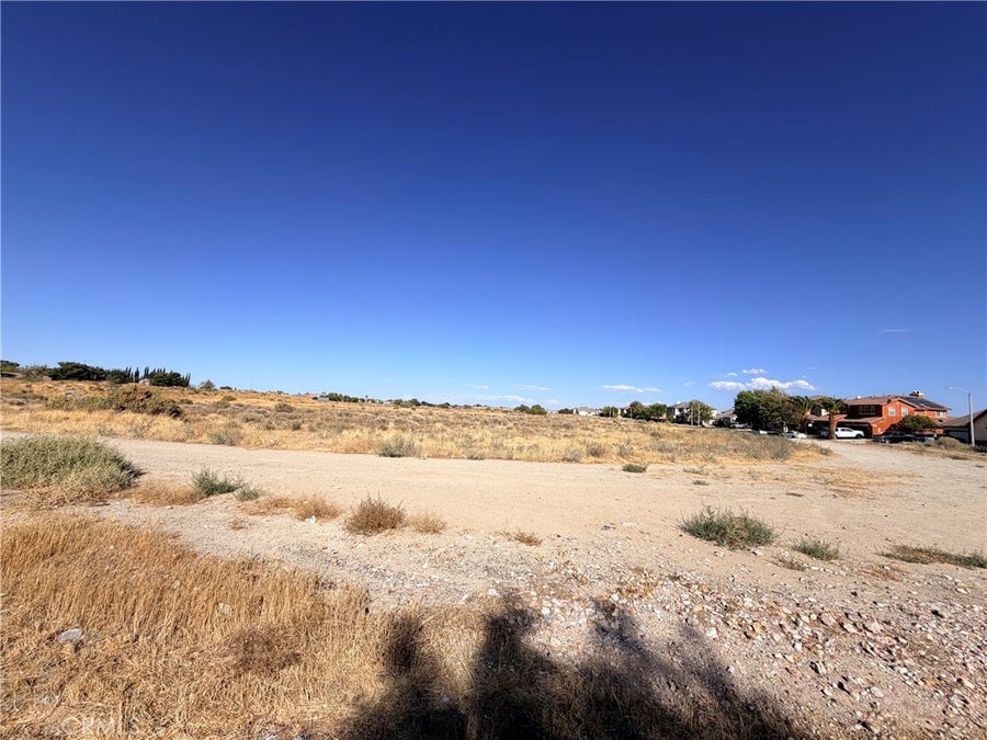 Property photo for 40 Ste Vic AVE J8, Lancaster, CA