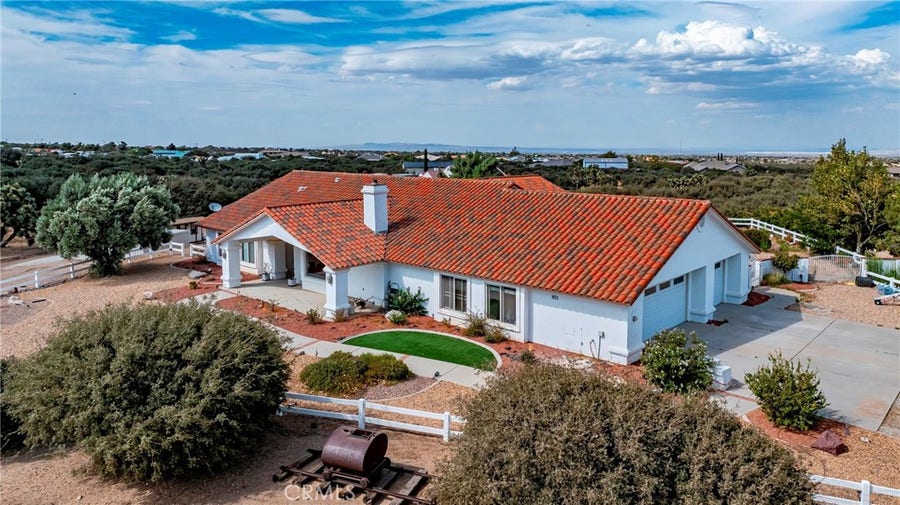 Property photo for 9222 Rattlesnake, Phelan, CA