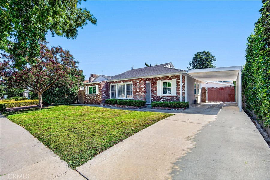 Property photo for 4950 Garden Grove, Tarzana, CA