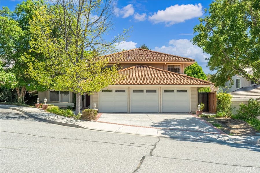 Property photo for 914 Sterling Oaks Court, Oak Park, CA