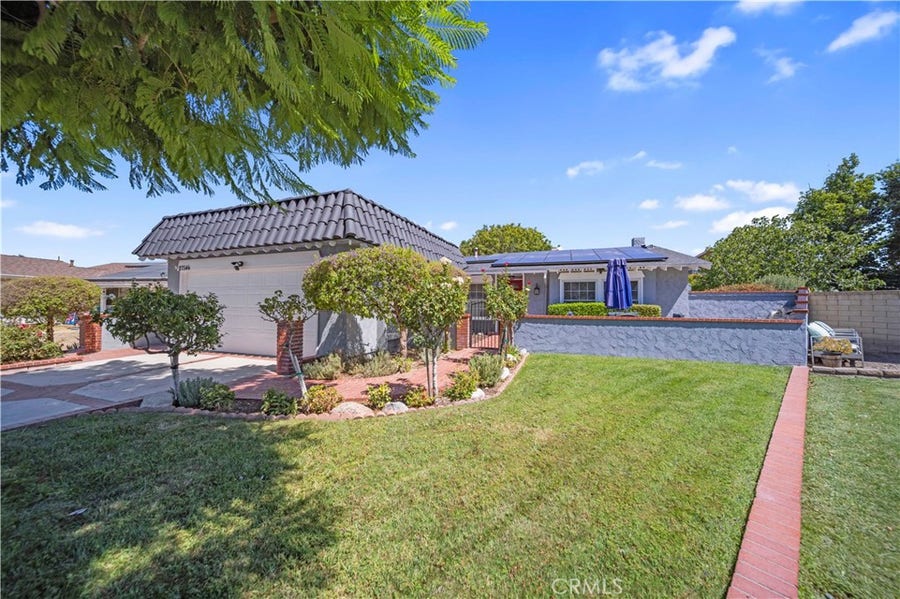 Property photo for 27546 Evron Avenue, Canyon Country, CA