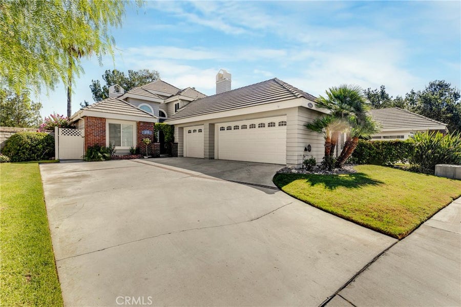 Property photo for 25906 Bellis Drive, Valencia, CA