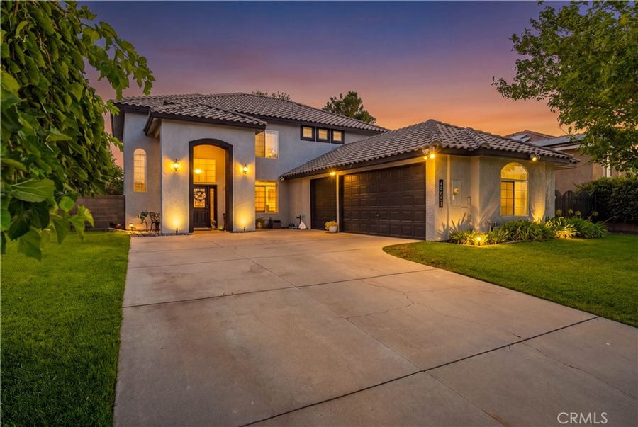 Property photo for 42031 Crestland, Lancaster, CA