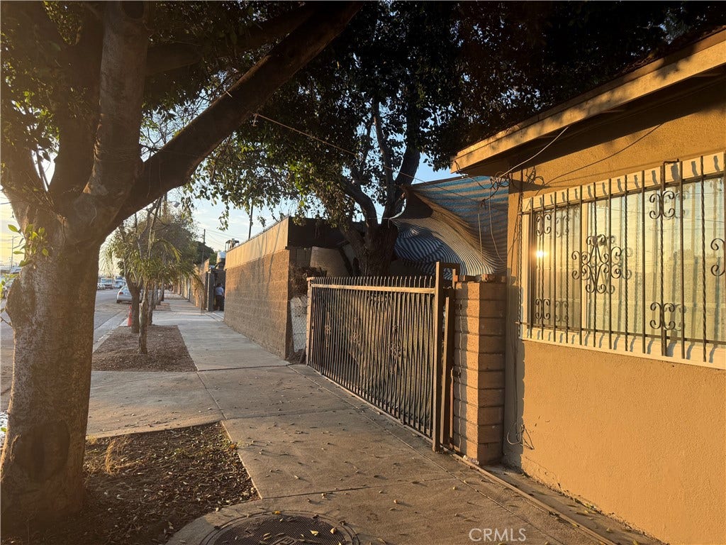 10004 San Fernando Road, Pacoima, CA 91331