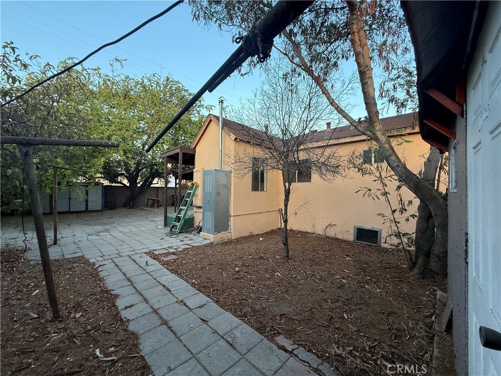 10004 San Fernando Road, Pacoima, CA 91331