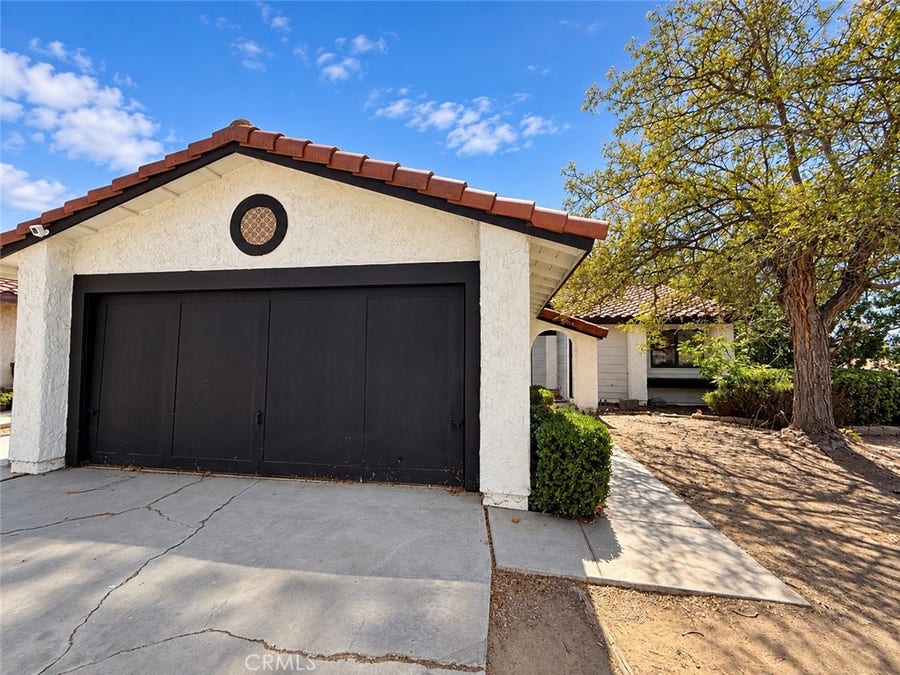 Property photo for 1002 E Avenue J6 Avenue, Lancaster, CA