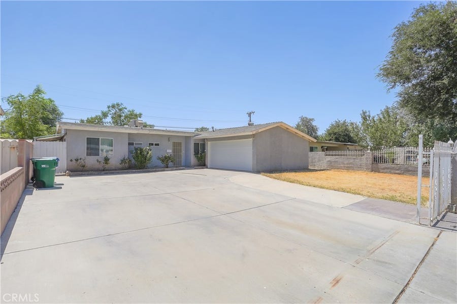 Property photo for 1050 W Avenue J13, Lancaster, CA