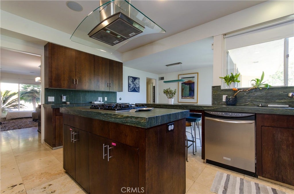Main House: Kitchen