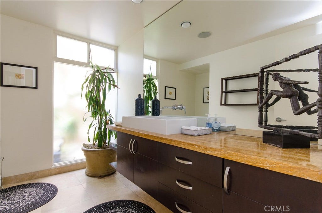 Main House: Bathroom