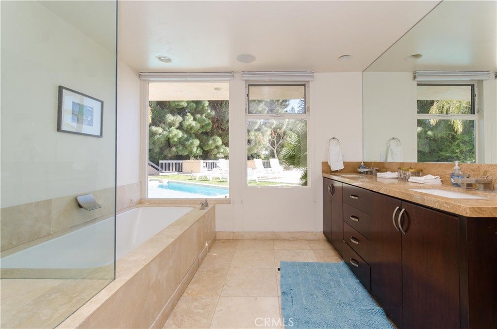 Main House: Primary Ensuite Bathroom