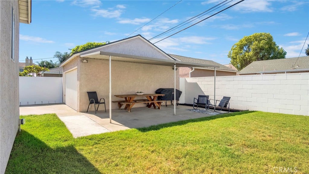 5503 Hayter, Lakewood, CA 90712 Large patio area for entertaining