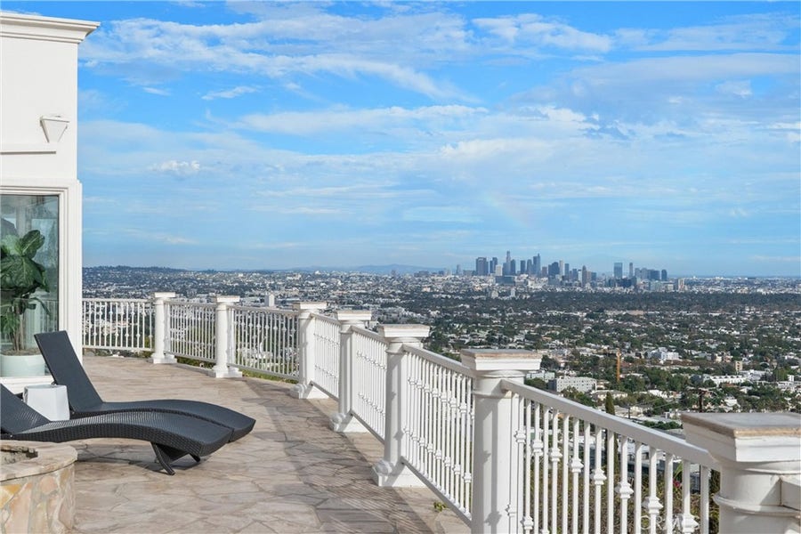 Property photo for 8527 Hedges Way, Los Angeles, CA
