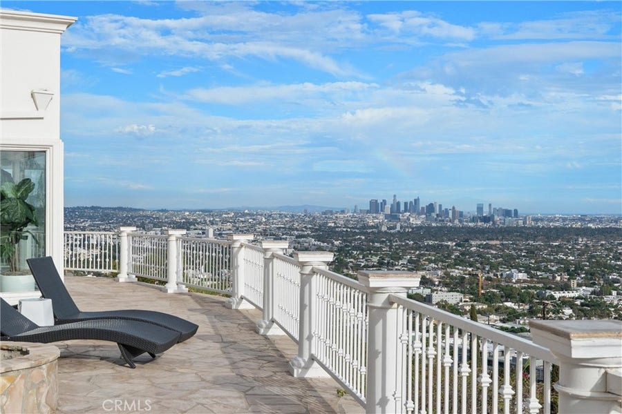 Property photo for 8527 Hedges Way, Los Angeles, CA