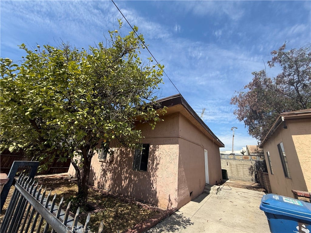 10004 San Fernando Road, Pacoima, CA 91331