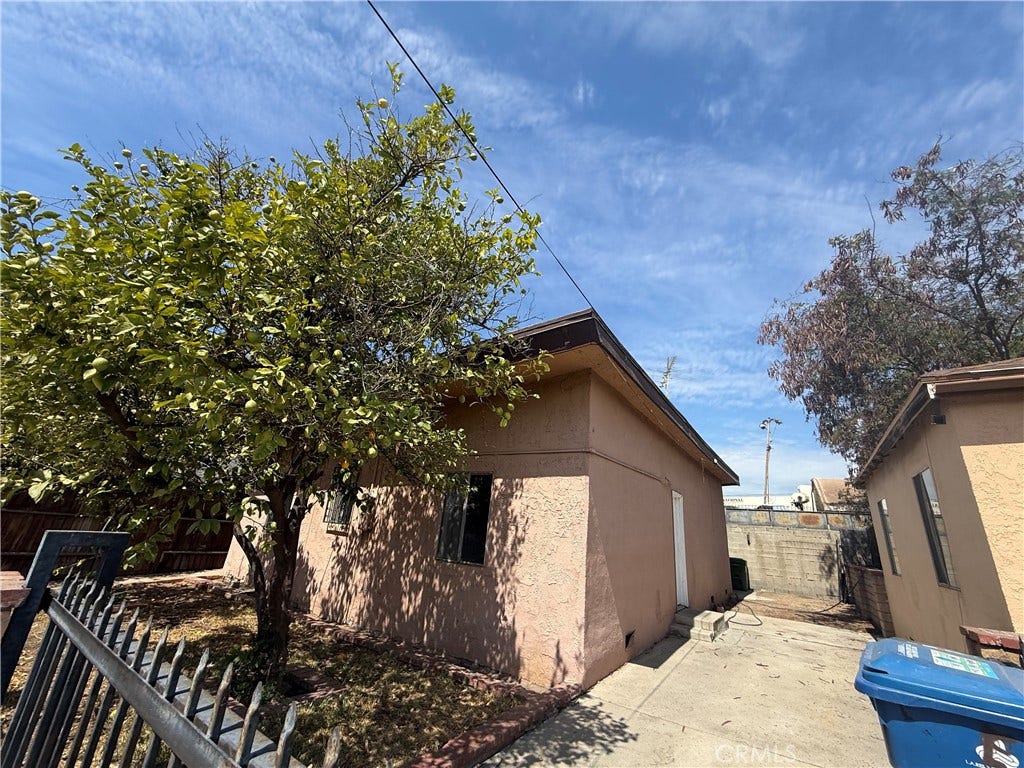 10004 San Fernando Road, Pacoima, CA 91331