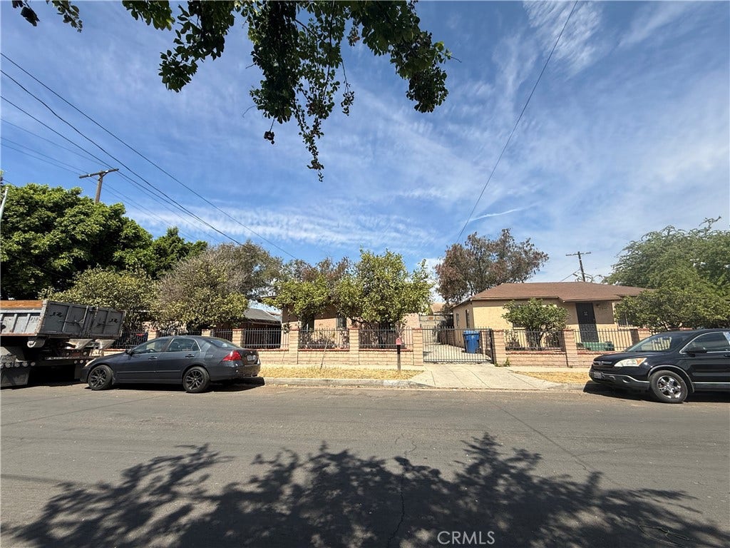 10004 San Fernando Road, Pacoima, CA 91331