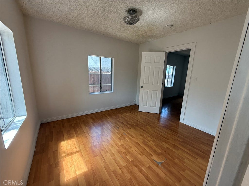 10004 San Fernando Road, Pacoima, CA 91331