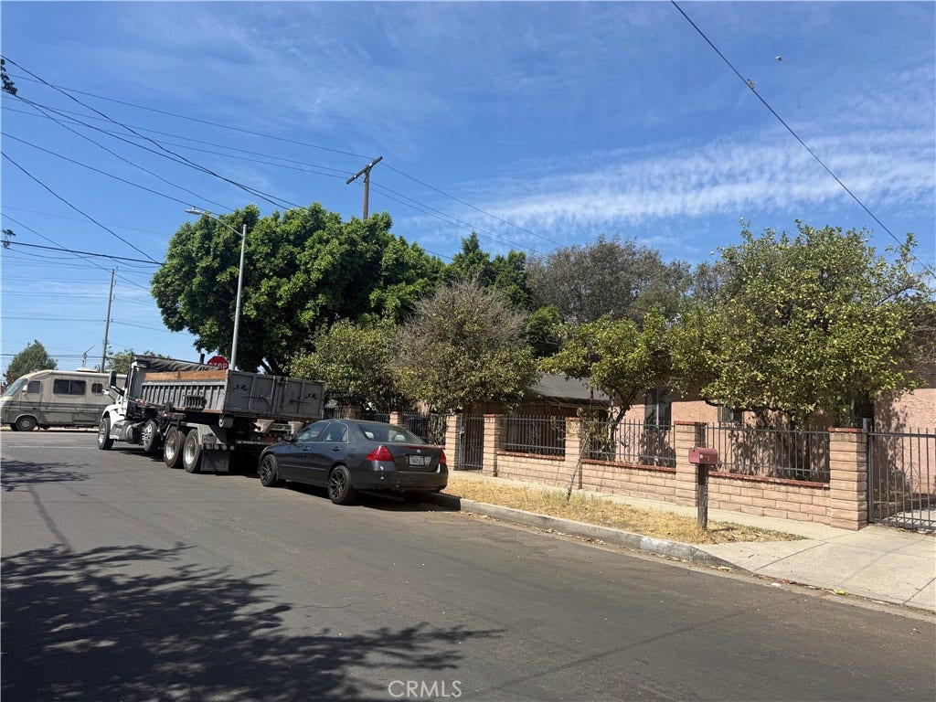 10004 San Fernando Road, Pacoima, CA 91331