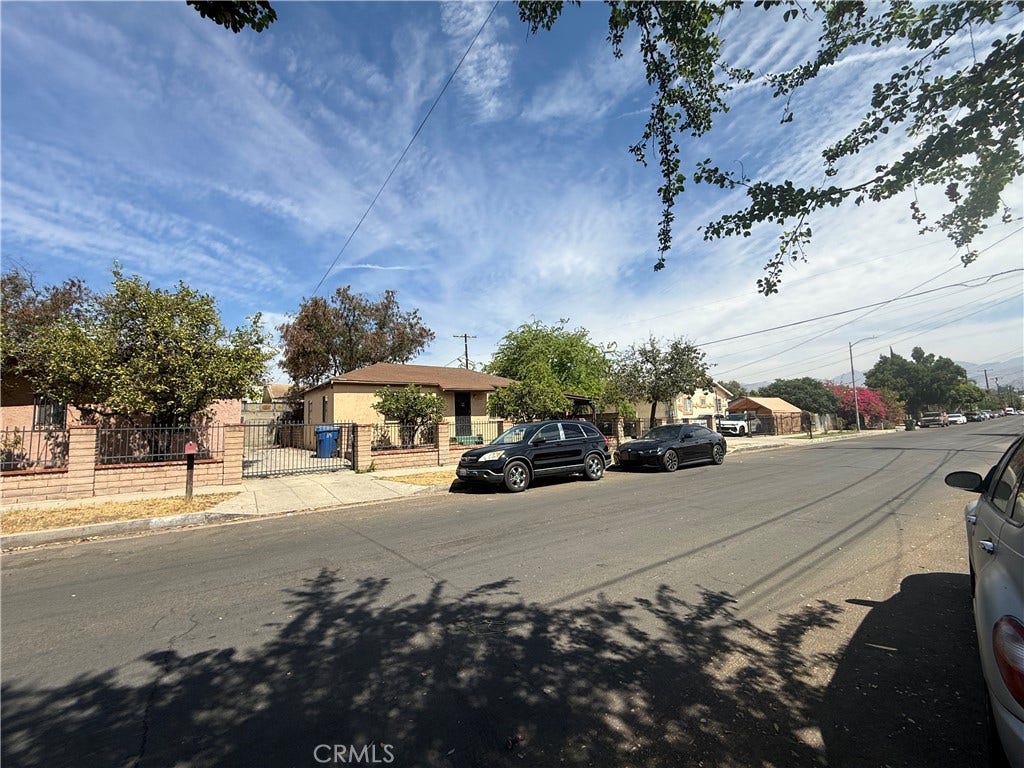 10004 San Fernando Road, Pacoima, CA 91331