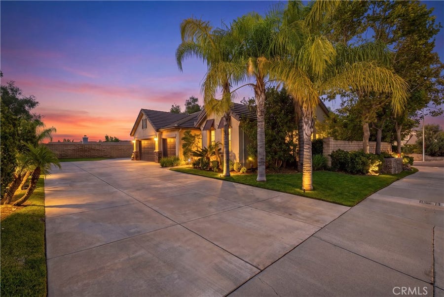 Property photo for 28306 Agajanian, Saugus, CA
