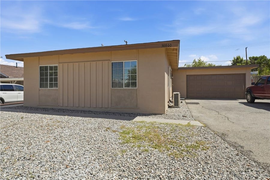 Property photo for 38860 Deer Run Road, Palmdale, CA