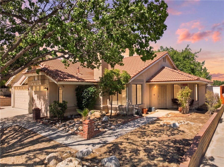 Property photo for 4825 Avenida Vista Verde, Palmdale, CA