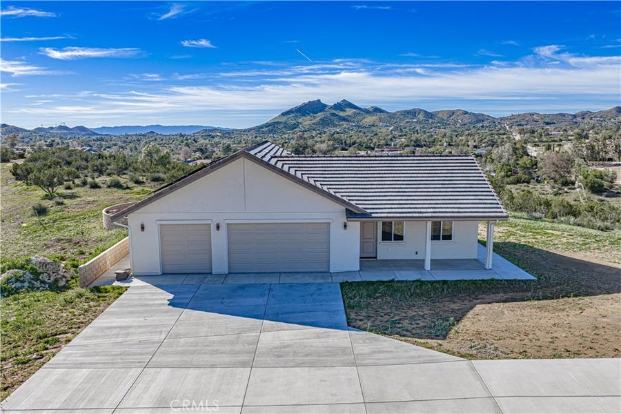 Property photo for 10540 Darling Road, Agua Dulce, CA