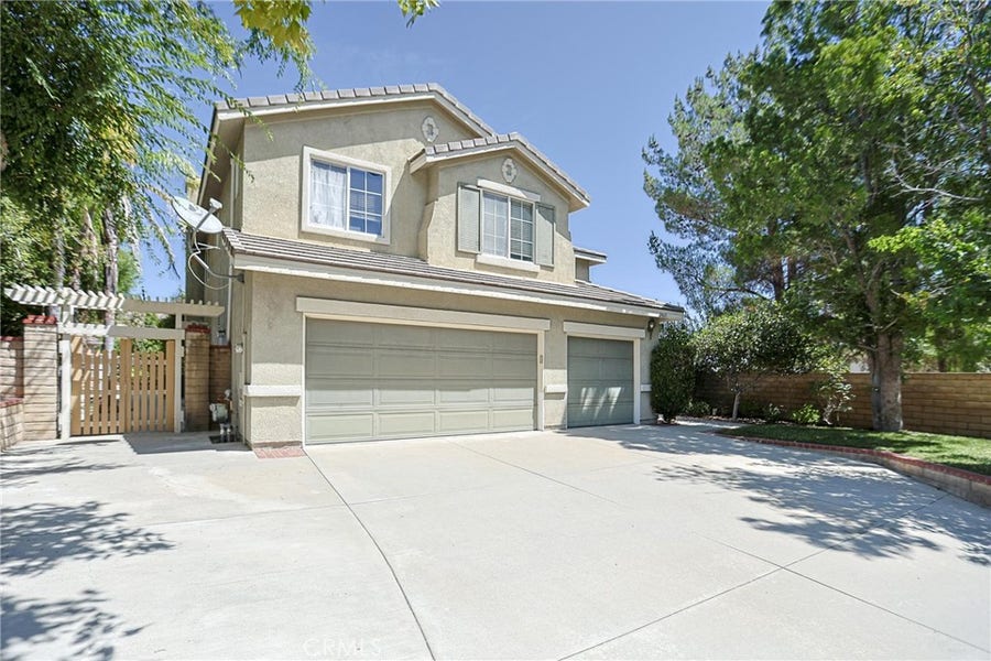 Property photo for 28611 Lupine St, Castaic, CA