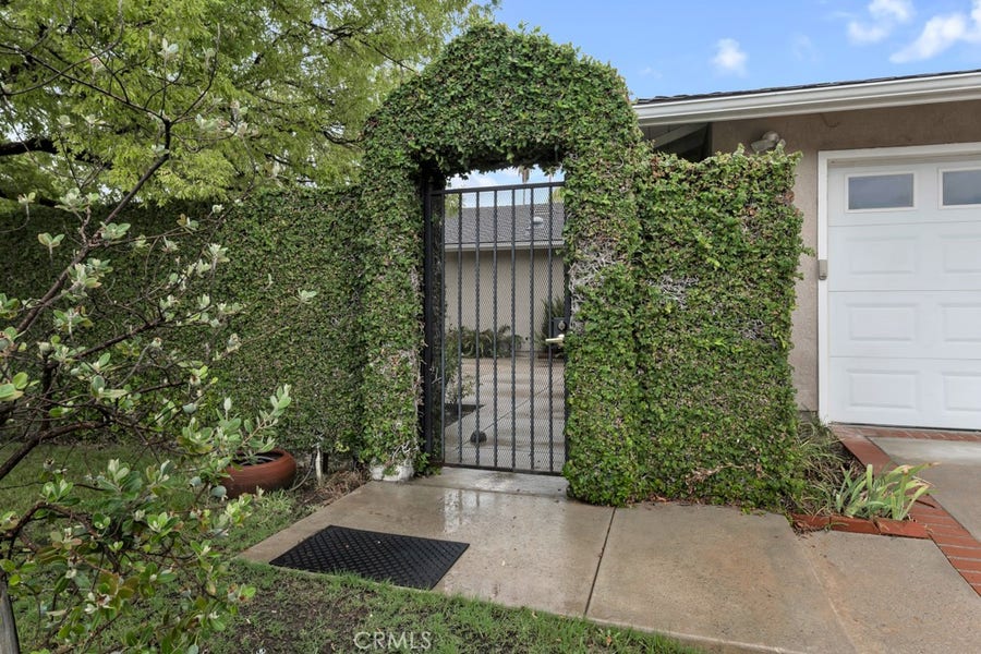 Property photo for 26106 Veva Way, Calabasas, CA