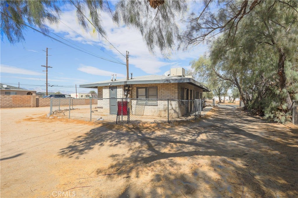529 W Church Avenue, Ridgecrest, CA 93555