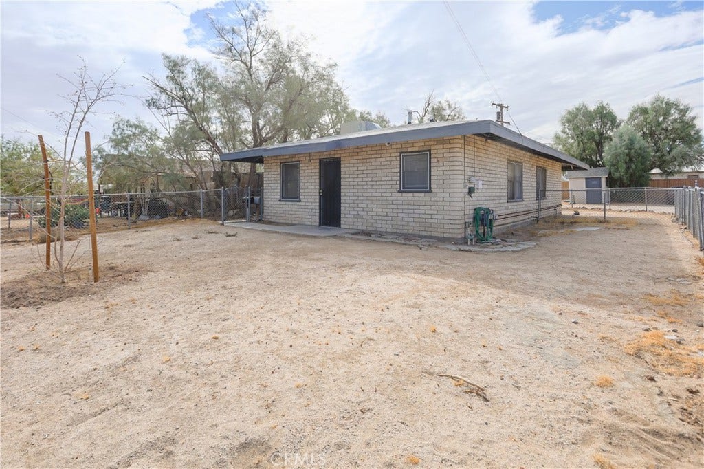 529 W Church Avenue, Ridgecrest, CA 93555