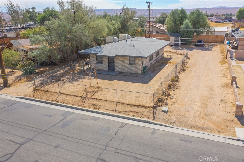 529 W Church Avenue, Ridgecrest, CA 93555