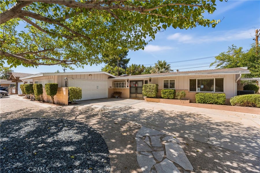 Property photo for 1152 E Avenue J1, Lancaster, CA