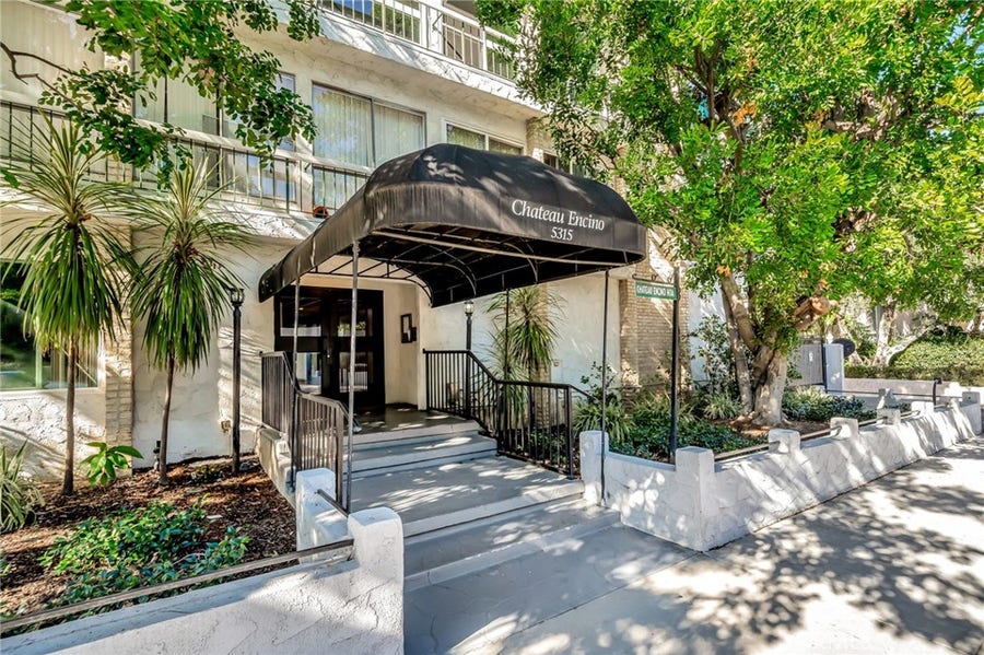 Property photo for 5315 Zelzah, Encino, CA