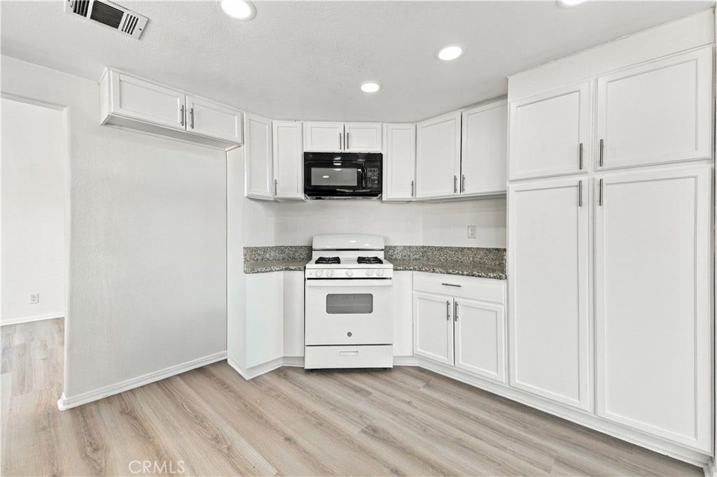 1563 E Kettering, Lancaster, CA 93535