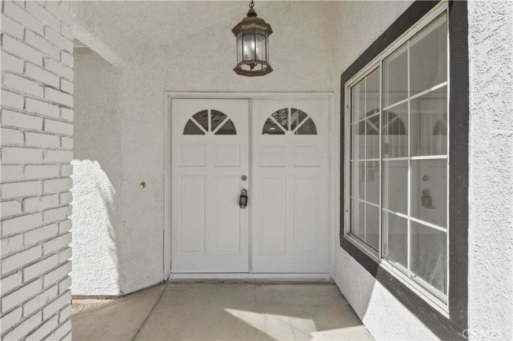1563 E Kettering, Lancaster, CA 93535