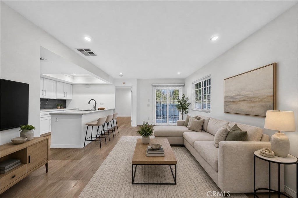 7025 Glade Ave., #2, Canoga Park, CA 91303