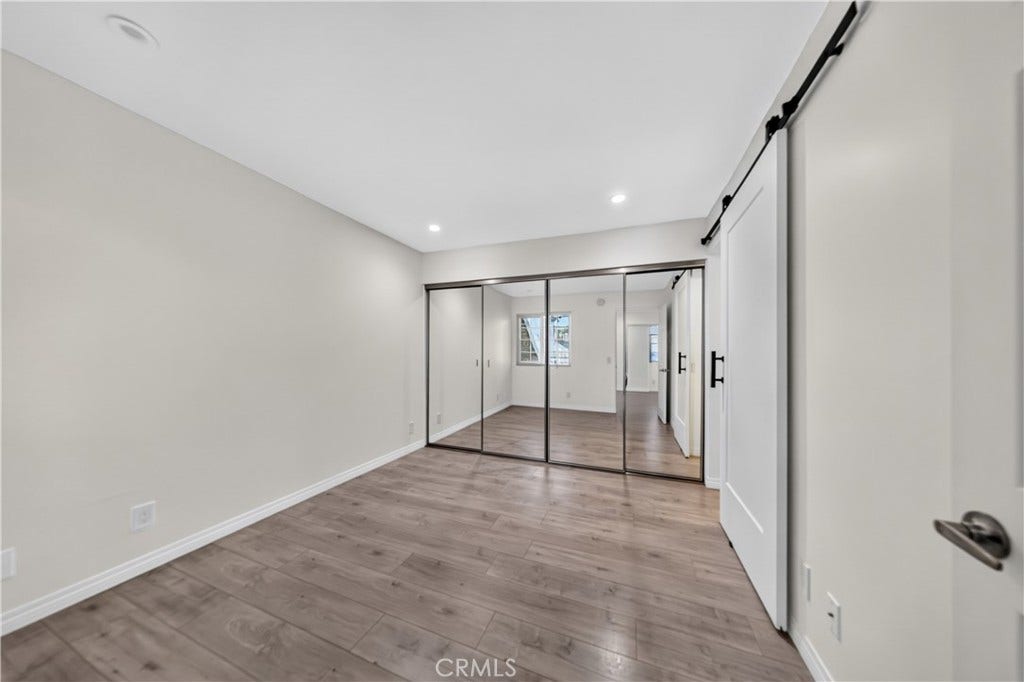 7025 Glade Ave., #2, Canoga Park, CA 91303