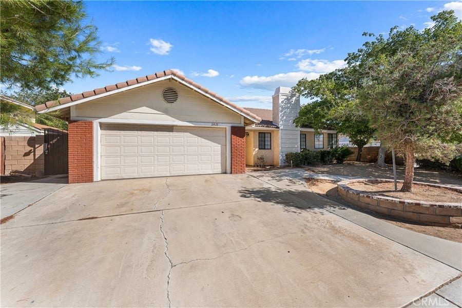 Property photo for 2427 Oakcrest, Palmdale, CA