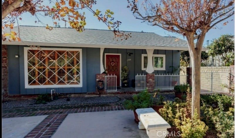 Property photo for 1724 Sombra Drive, Glendale, CA