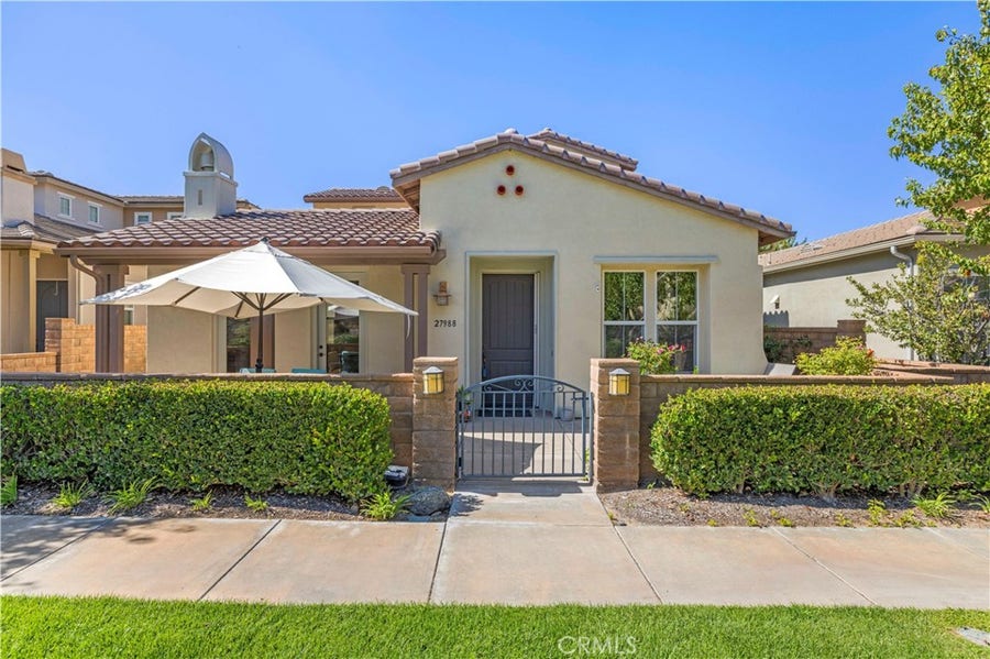 Property photo for 27988 Red Pine Court, Valencia, CA