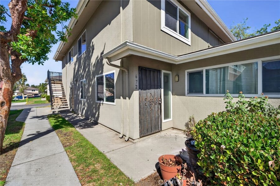 Property photo for 672 Avenida Del Platino, Newbury Park, CA