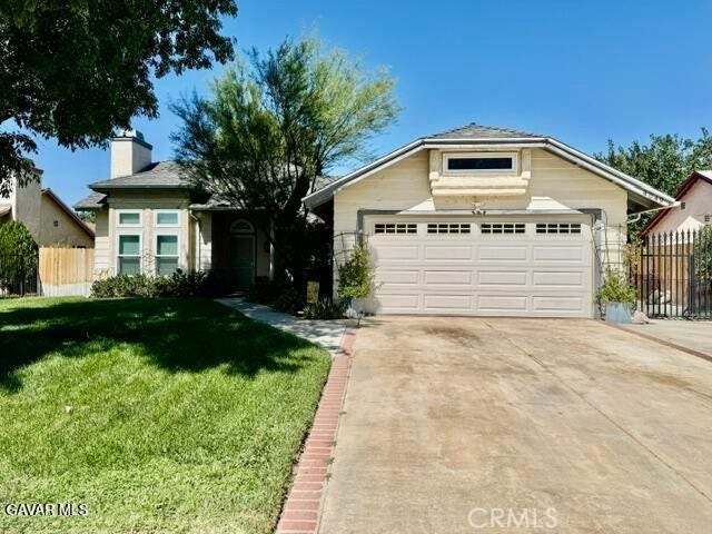 Property photo for 4049 Saddleback, Palmdale, CA