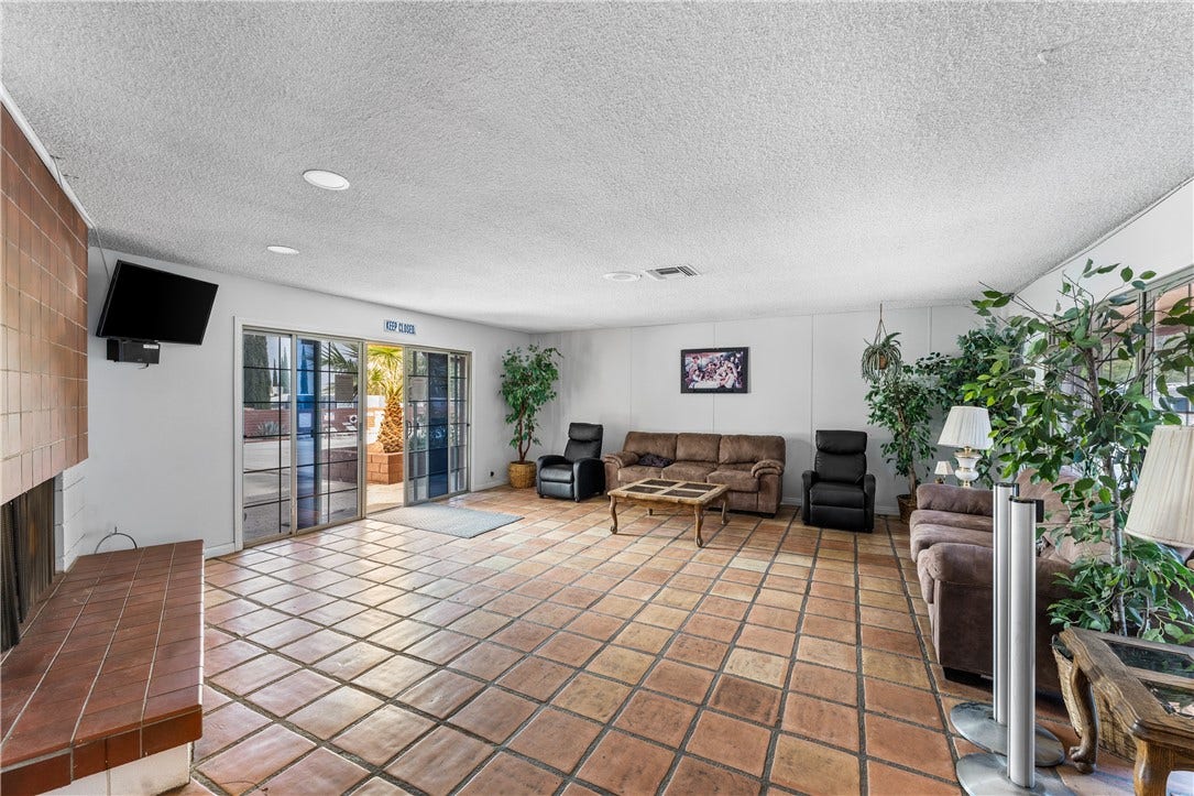 5711 Columbia Way, #SPC 219, Quartz Hill, CA 93536