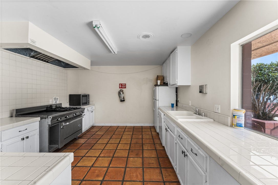 5711 Columbia Way, #SPC 219, Quartz Hill, CA 93536
