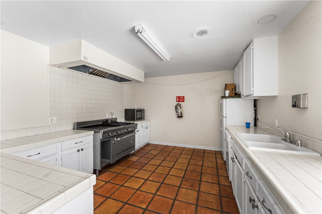 5711 Columbia Way, #SPC 219, Quartz Hill, CA 93536