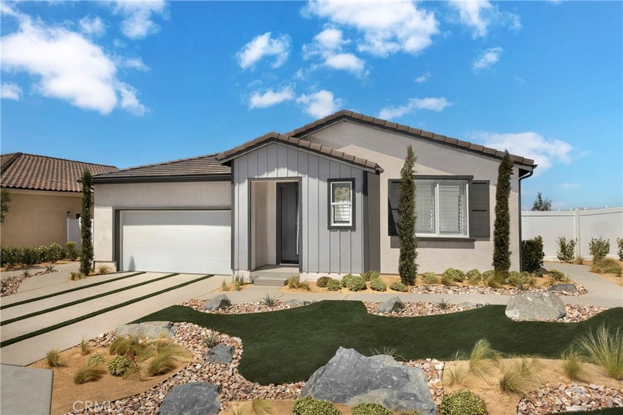 Property photo for 1553 E Holguin Street, Lancaster, CA